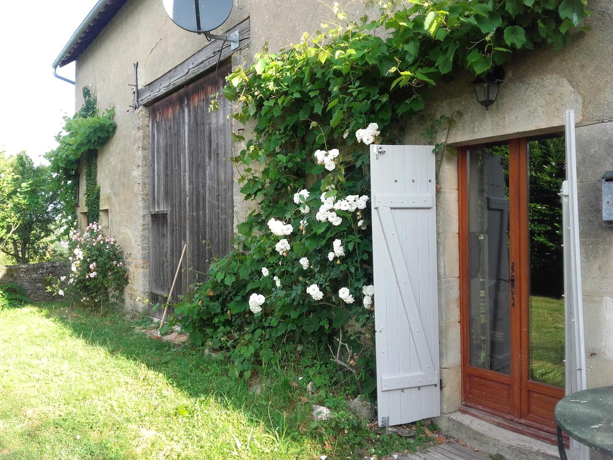 La Vache Tennis Prive Crux-la-Ville Exterior photo